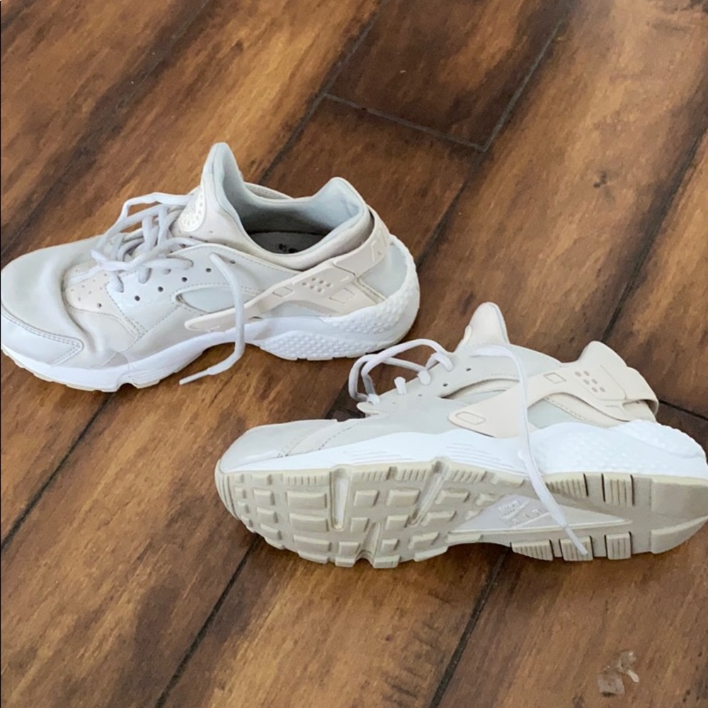 nike huarache sneakers